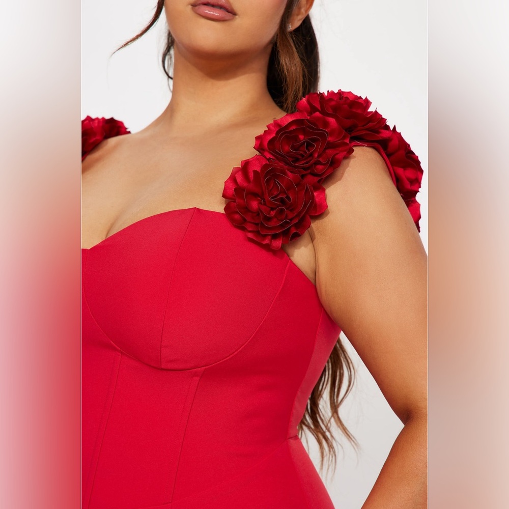 BRAND NEW Red Maxi Gown - Picture 4 of 5